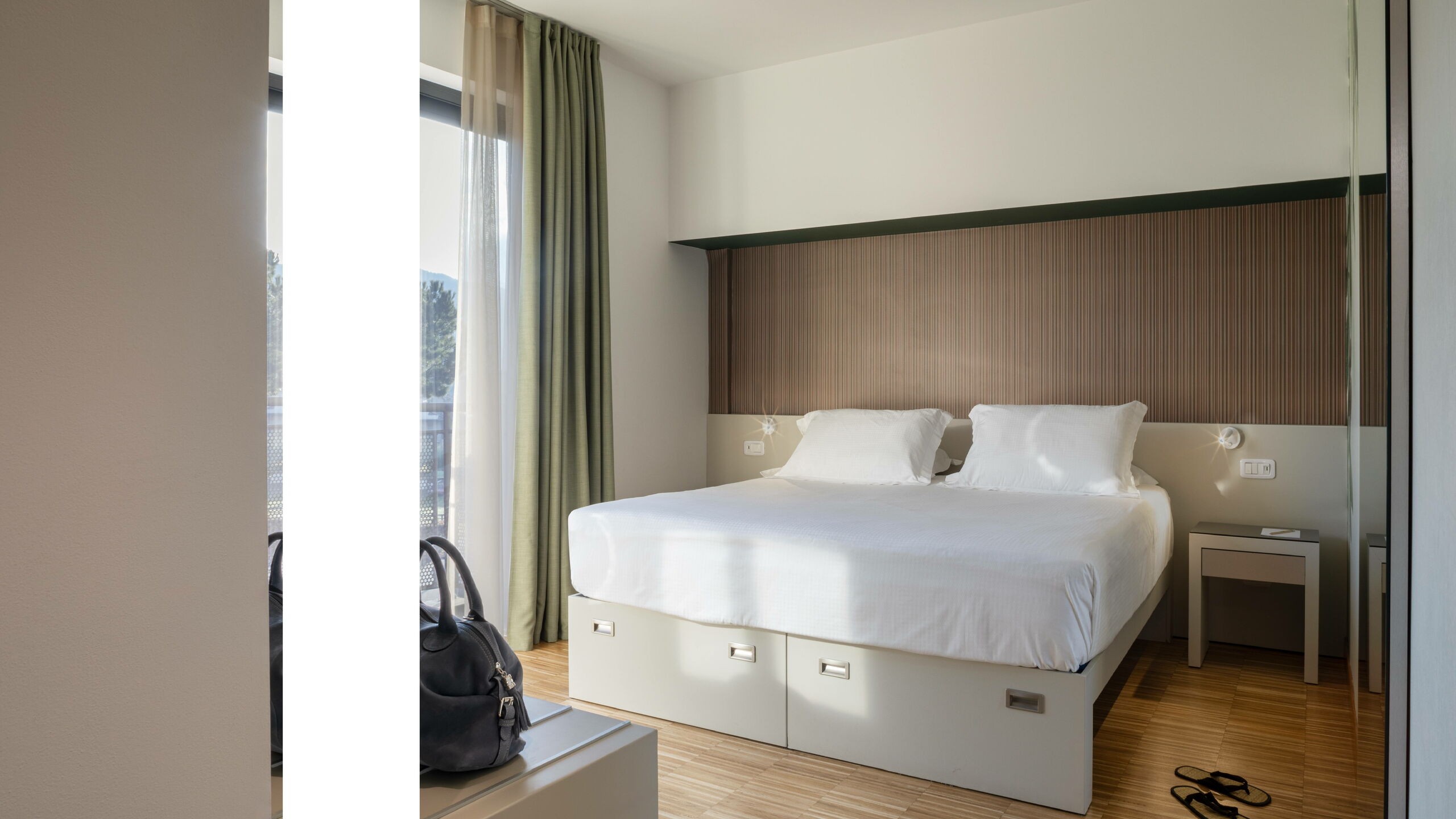 Astoria Wedding: Location for weddings on Lake Garda Astoria Resort | Superior with balcony