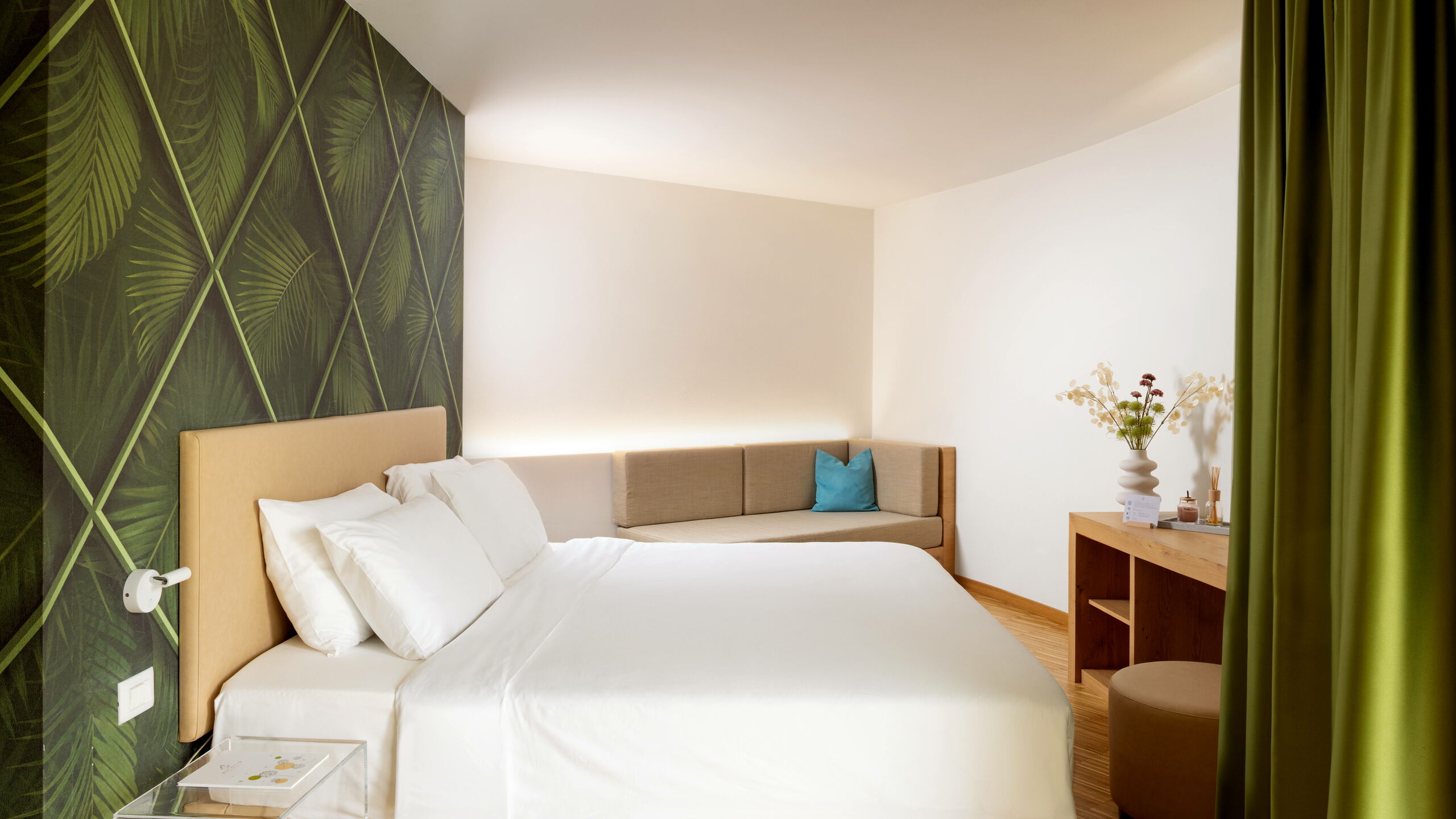 Astoria Wedding: Hochzeitslocation am Gardasee Astoria Resort | Park Junior Suite