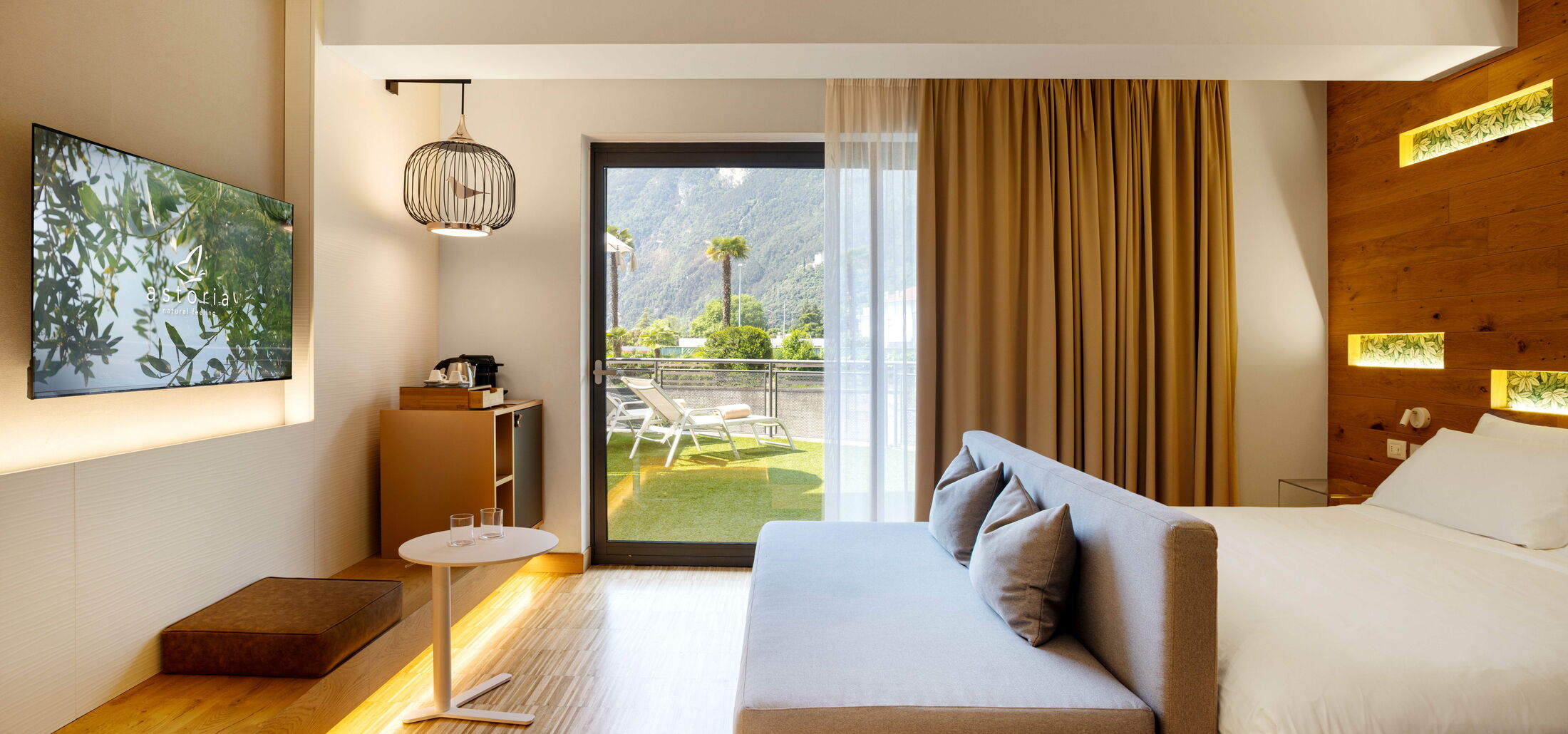 Oasi Junior Suite - Think of an oasis where you can feel well: through design, every detail in this suite tells the story of the Astoria Resort park