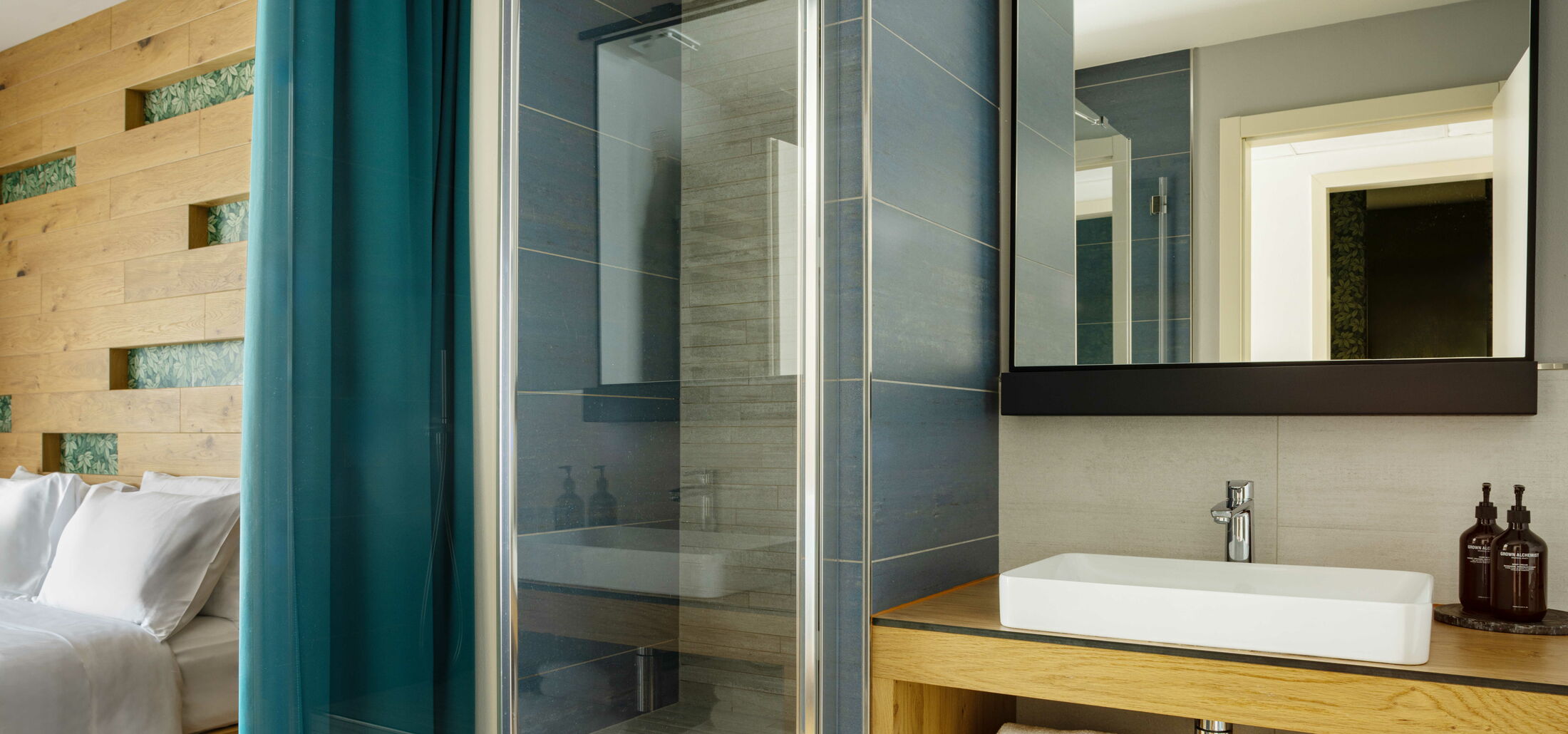 Oasi Junior Suite - Think of an oasis where you can feel well: through design, every detail in this suite tells the story of the Astoria Resort park