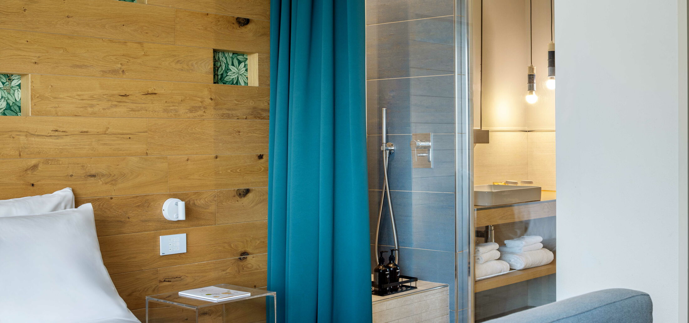 Oasi Junior Suite - Think of an oasis where you can feel well: through design, every detail in this suite tells the story of the Astoria Resort park